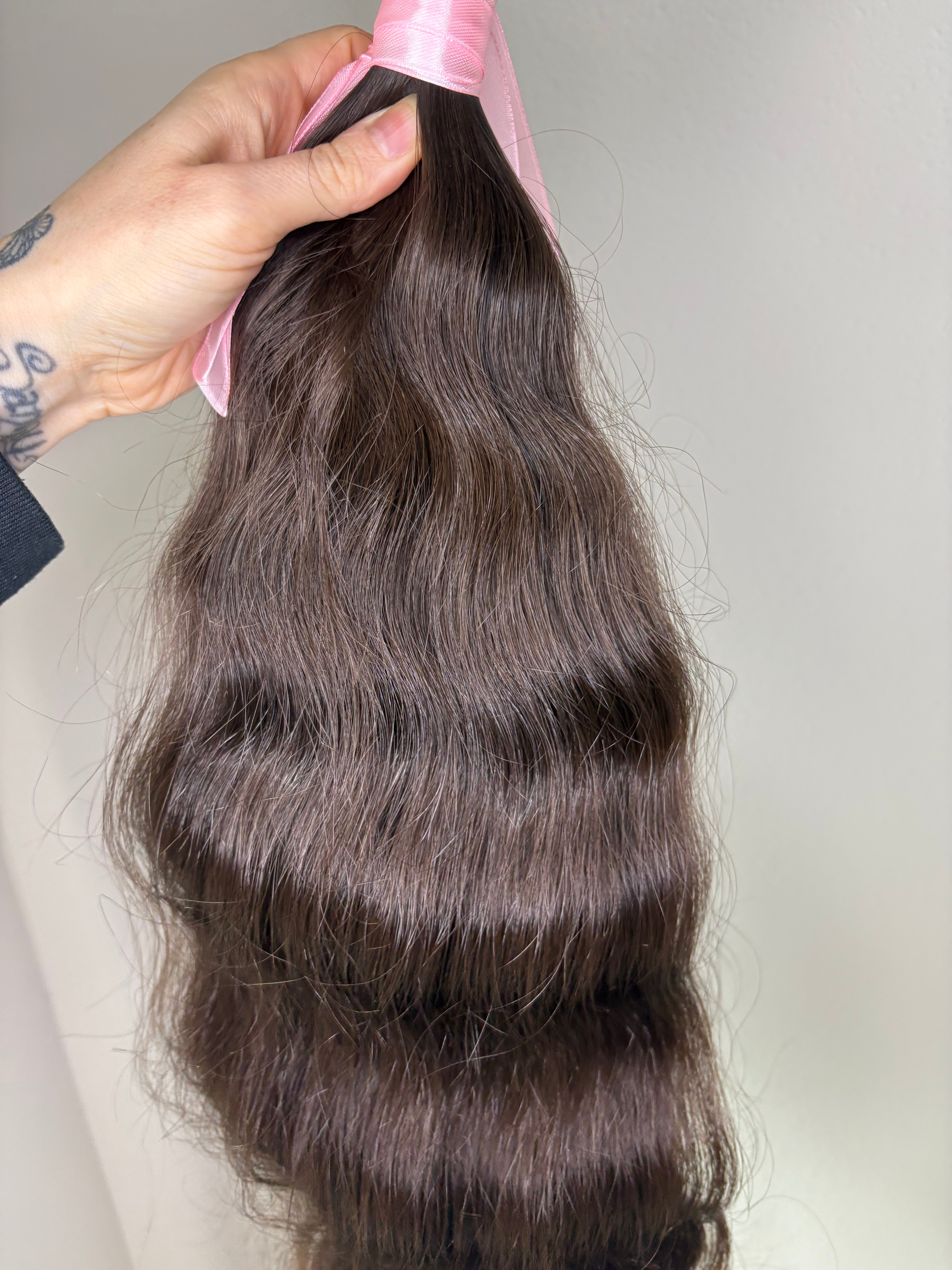 Slavic Virgin wavy A0056 26” 184g